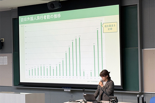 260707_social_report1.jpg