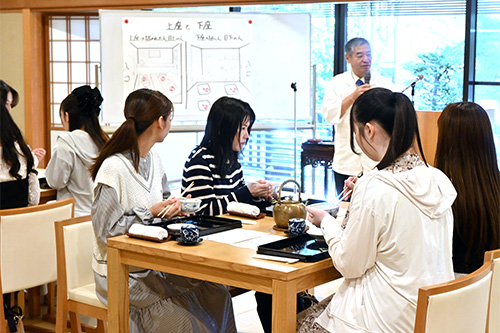 261007_report_table_manners6.jpg
