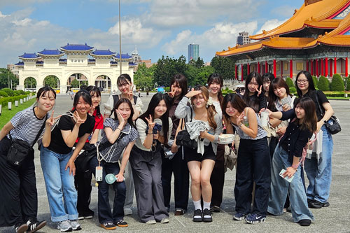 261015_childhood_overseas_Taiwan2.jpg