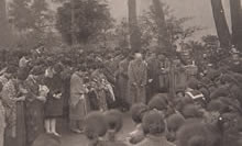 創立記念早天祈禱会　若王子山頂新島襄の墓前（1931年11月29日）